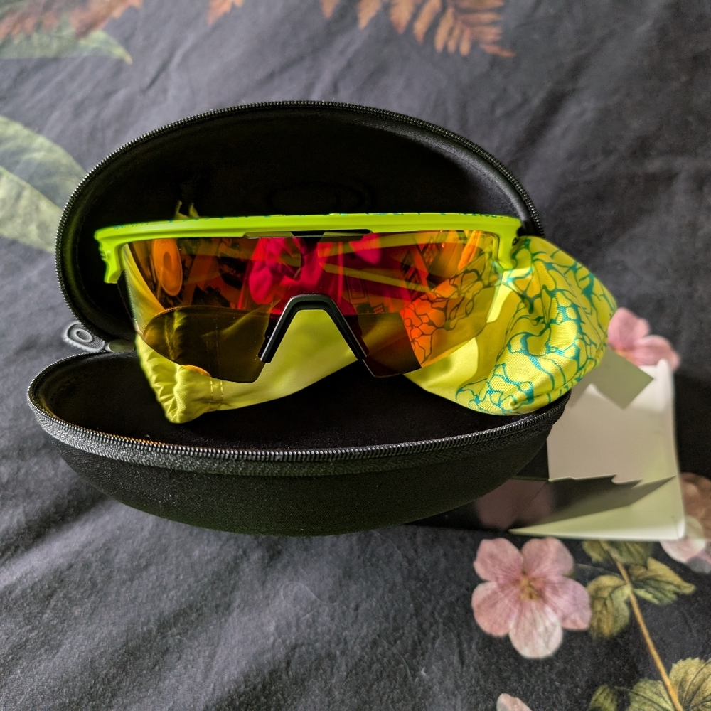 NIB Oakley Sphaera Sunglasses